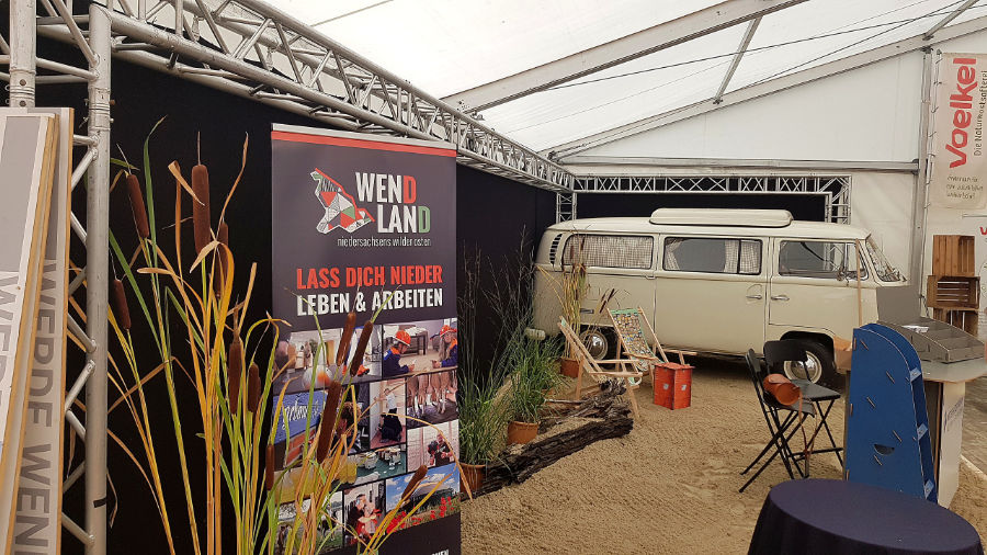 messebau-traversen-messestand-zelt-branding-vintage-bulli