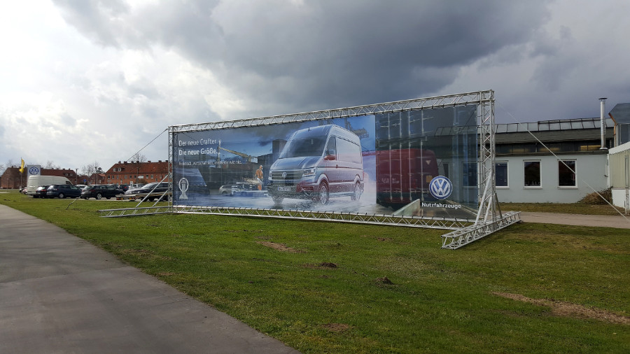 outdoor-banner-traversenrahmen-grossformat-werbeflaeche